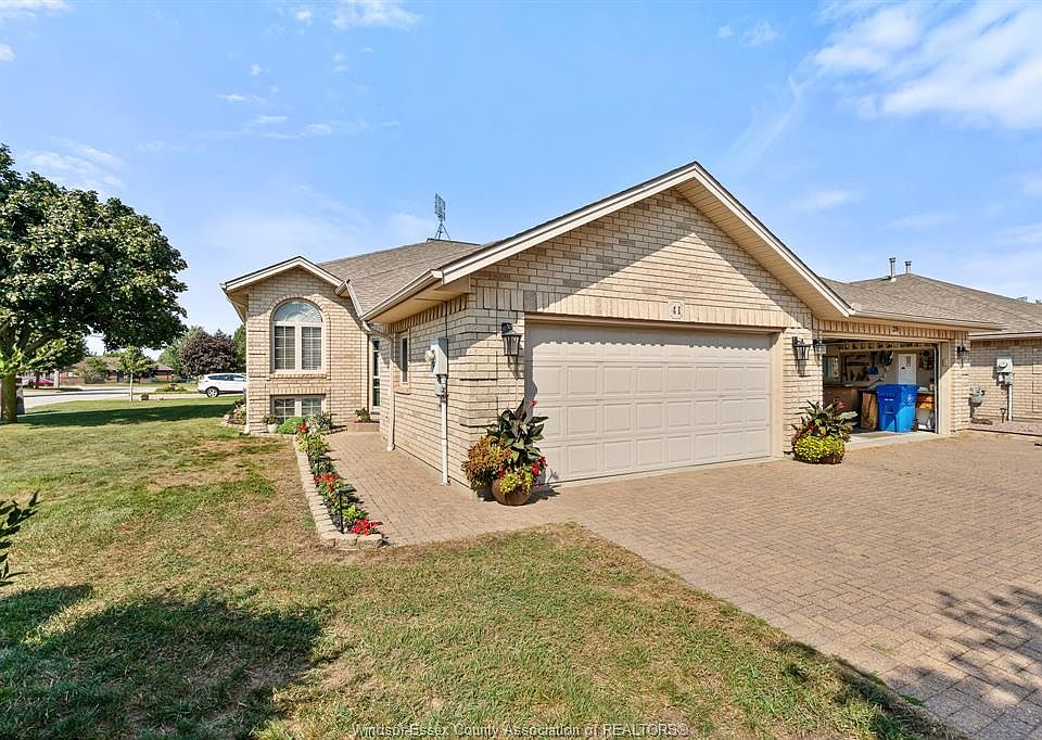 1st image of 41 Queens Hill Cres