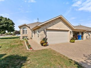 41 Queens Hill Cres, Leamington, ON N8H 5M5