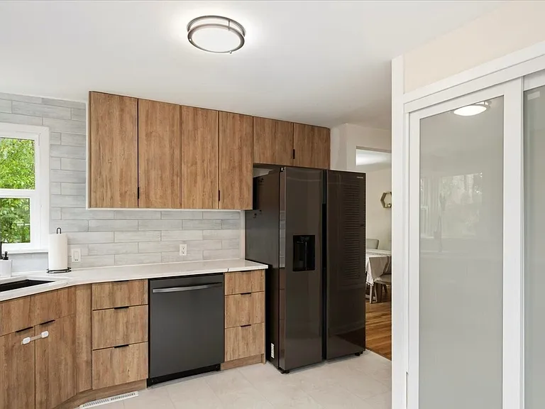 4037 NE 109th St — Photo 9