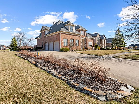2nd image of 8178 Hunters Ridge Dr