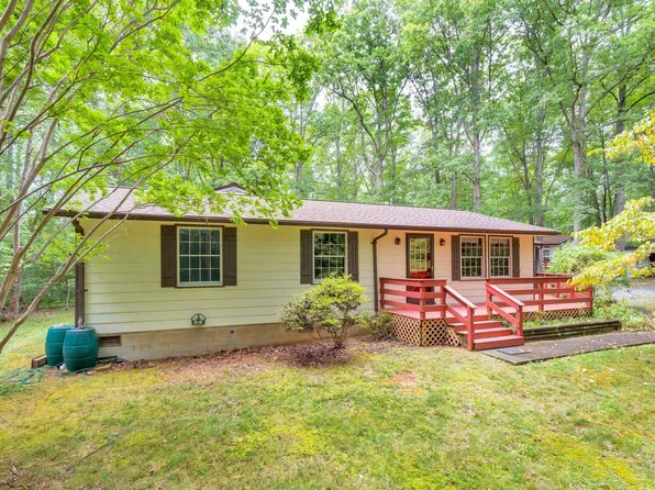 384 Walnut Shade Rd, Louisa, VA 23093