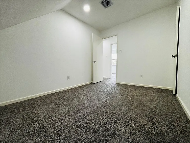 16246 Los Altos Dr — Photo 12