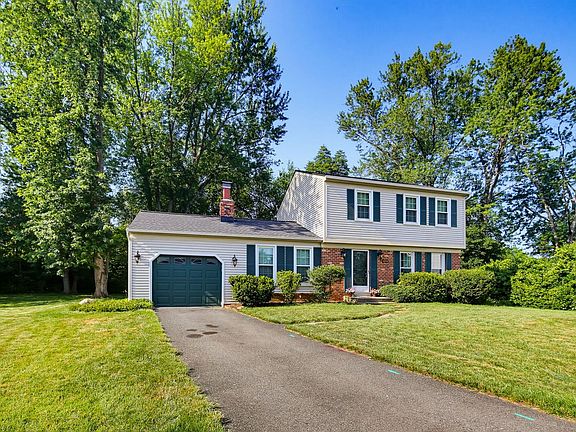 3rd image of 18904 Blue Heron Ln