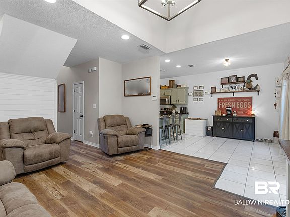 5th image of 7611 Charleston Oaks Dr