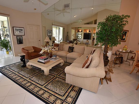 2nd image of 11554 Briarwood Cir APT 4