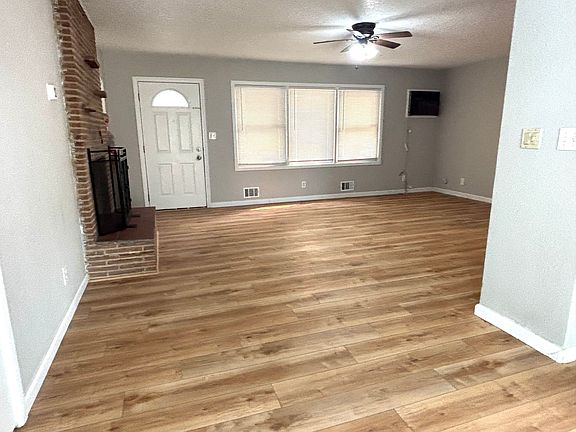 2nd image of 11595 SW Allen Blvd