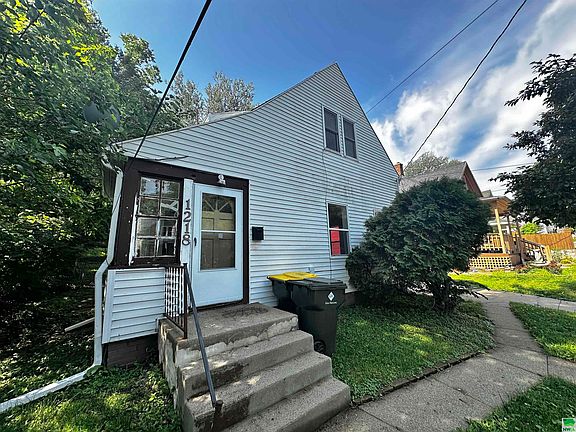 2nd image of 1218 22nd St