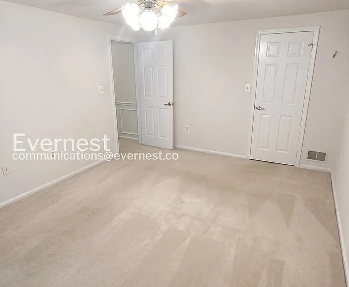 11829 Parliament Dr — Photo 11