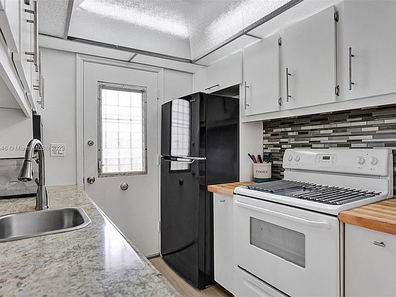 2nd image of 17000 NE 14th Ave APT 205