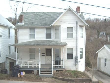 2nd image of 352 Stewart St #1