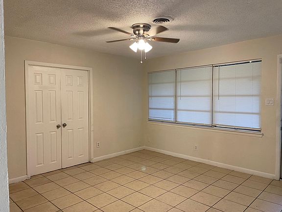 5th image of 102 Roma Dr