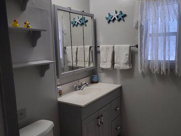 4th image of 1602 Aztec St