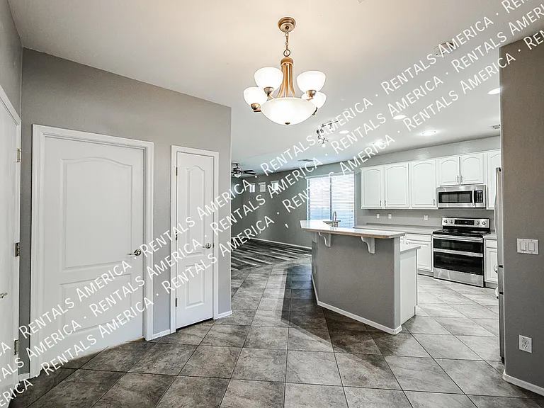 2614 W Florentine Rd — Photo 22