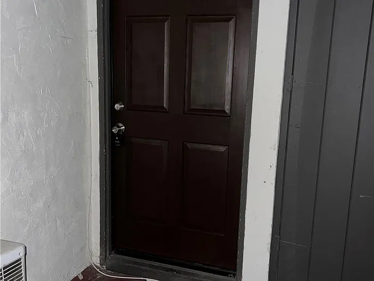 484 W 25th St #2 — Photo 4