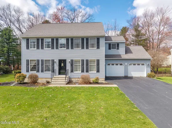 18 Hiawatha Drive, Clifton Park, NY 12065