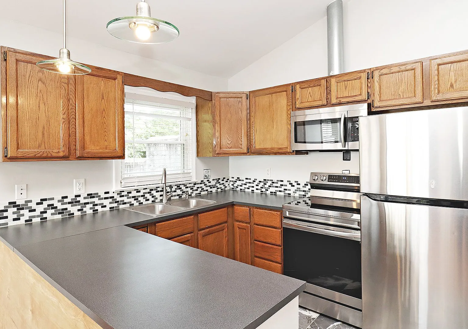 Pet-Friendly Fry's Spring Duplex With Fenced Yard — Photo 1