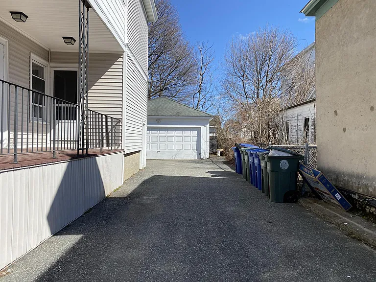 124 3rd St #1R — Photo 4