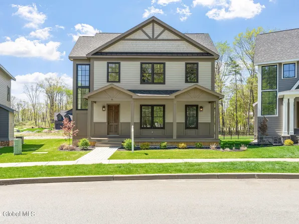 31 Oak Ridge Boulevard, Saratoga Springs, NY 12866
