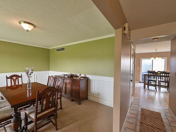 4th image of 4780 Tall Oak Dr