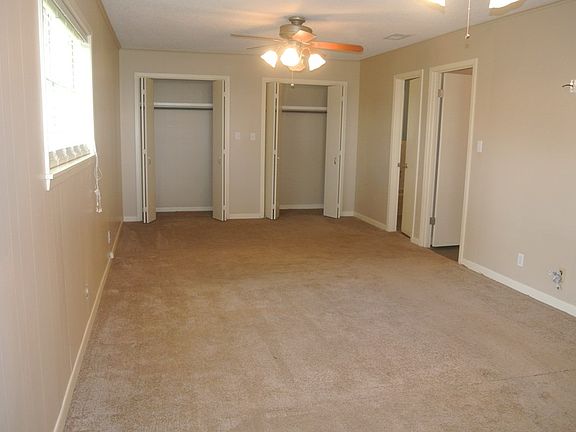 4th image of 1016 Shelbyville St