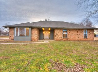 16 Willowbrook, Shawnee, OK 74804