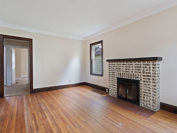 2nd image of 2954 Russell Ave N