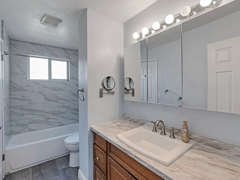 3246 W Royalwood Dr — Photo 19