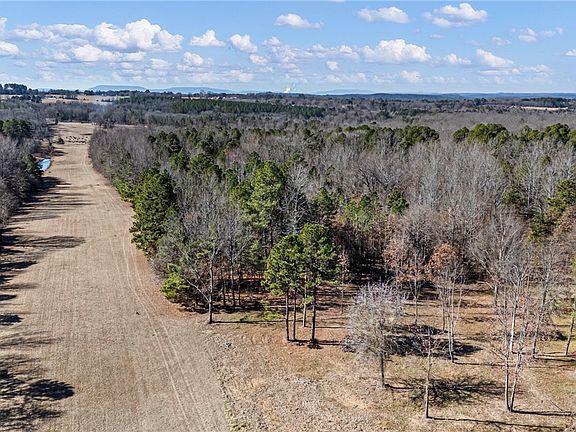 2nd image of 5 Landers Loop Rd
