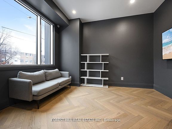 4th image of 18 Greenbriar Rd #3