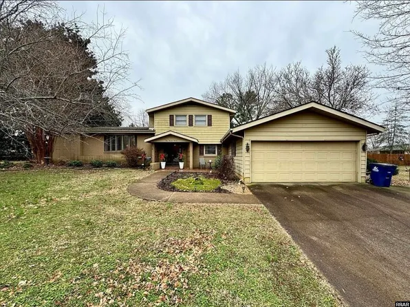 311 E Peach St, Martin, TN 38237