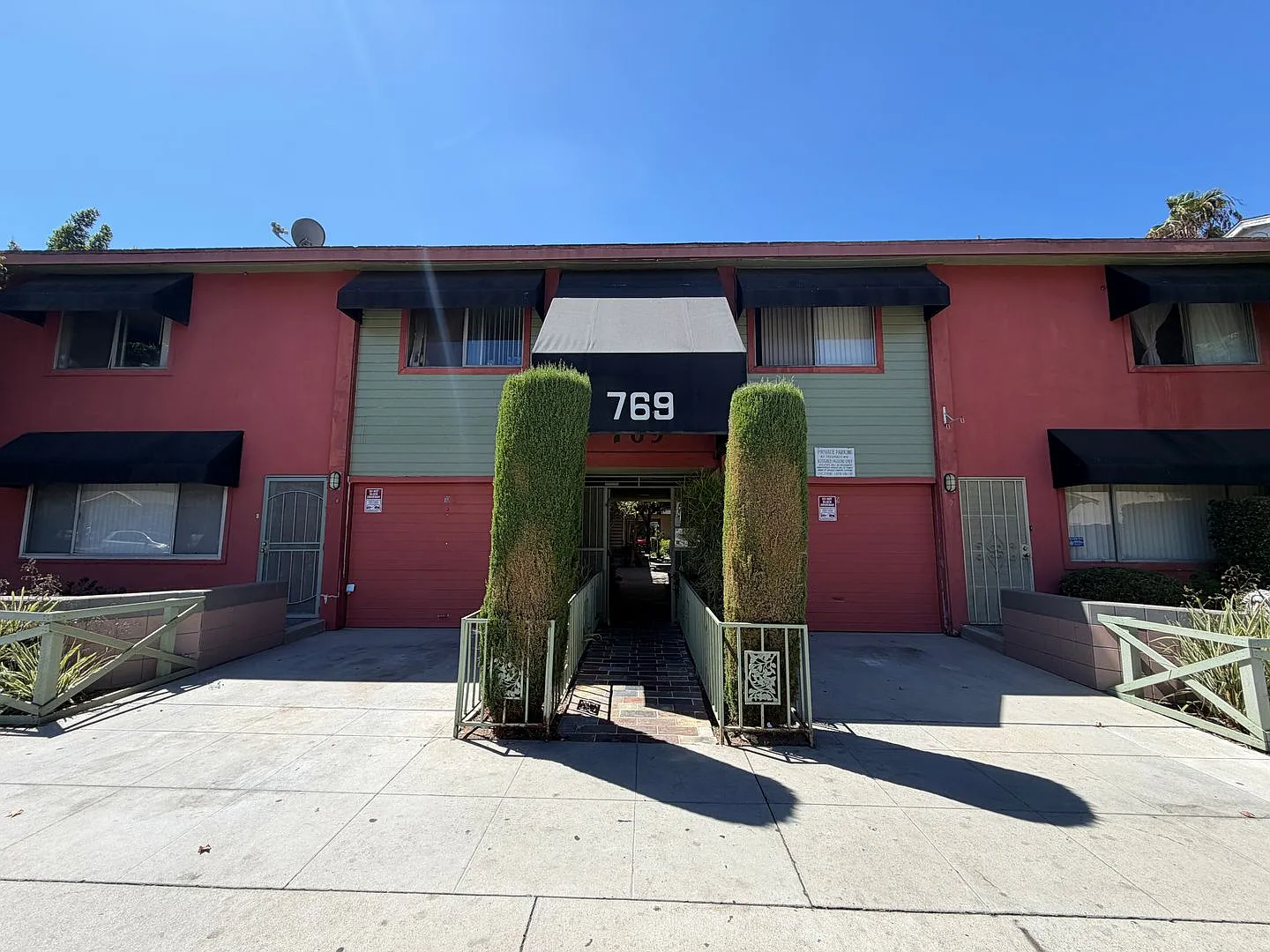769 Gardenia — Photo 1