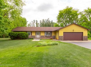 4N745 N Circle Dr, St Charles, IL