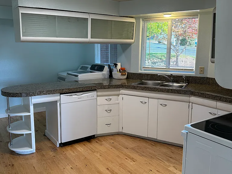 1610 Cowlitz Way — Photo 3