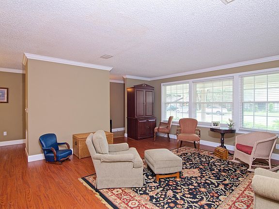 4th image of 1824 Arden Way