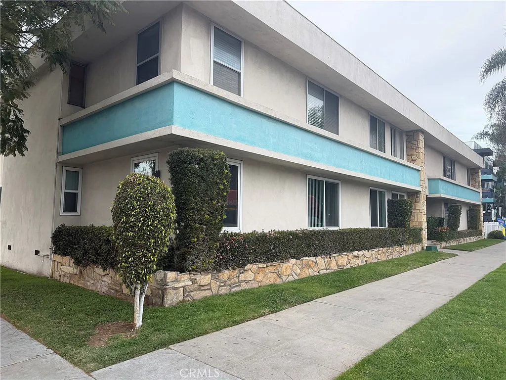 1 bed, 599 sqft, $2,375 — Photo 2
