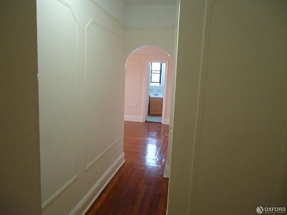 2nd image of 3216 Crescent St APT D6
