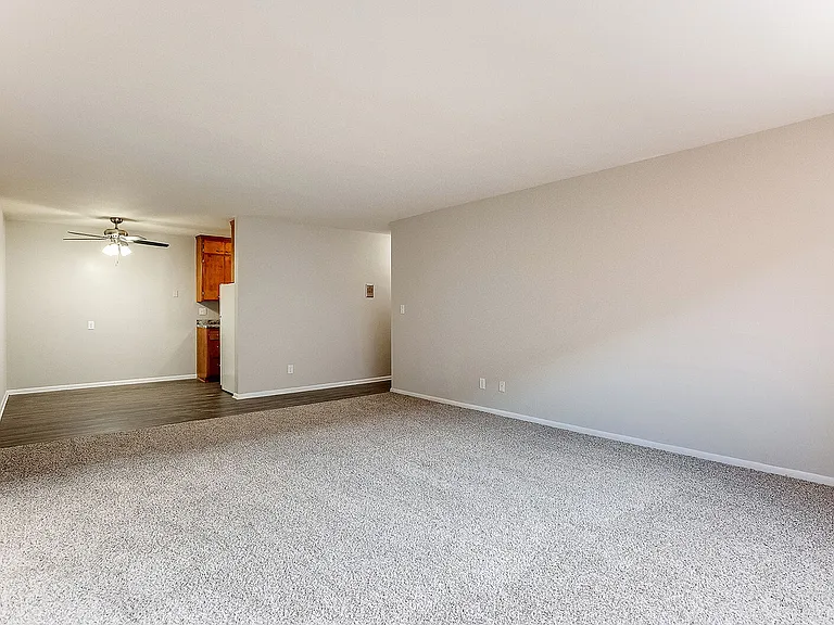 2421 Pillsbury Ave S — Photo 11
