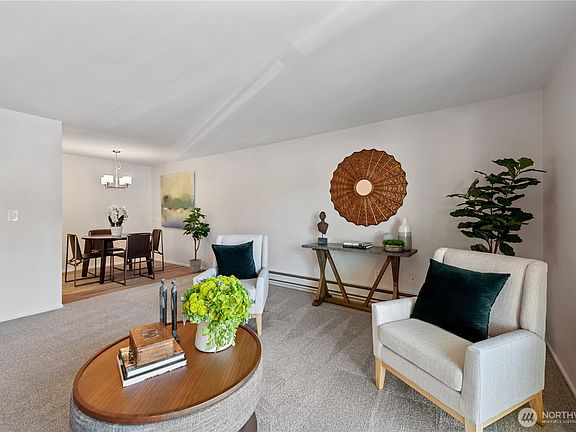 5th image of 11006 NE 68th Street #812