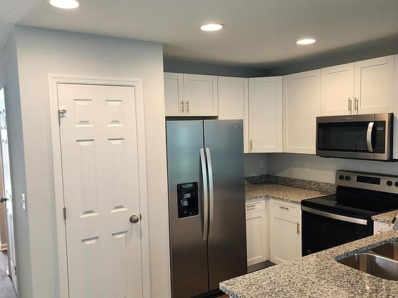 5th image of 9015 EATON Avenue