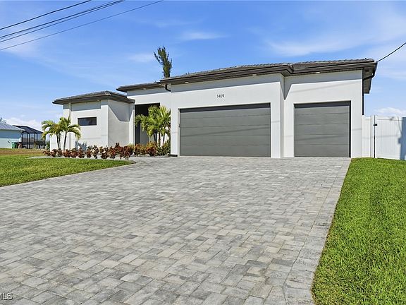 4th image of 1409 SW 28th Ter