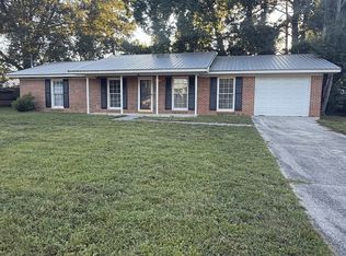 164 Periwinkle Ln, Ozark, AL 36360