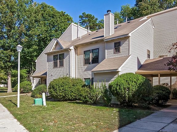 2nd image of 105 Daffodil Dr