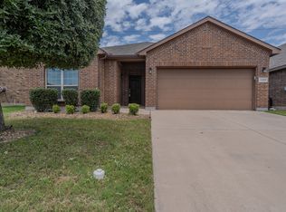 1121 Sierra Blanca Dr, Burleson, TX 76028