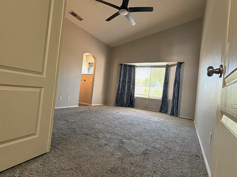 2412 E Kempton Rd — Photo 3