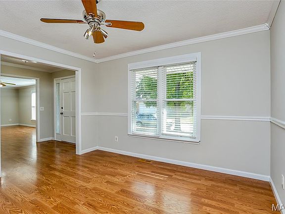 3rd image of 104 Lake Point Dr