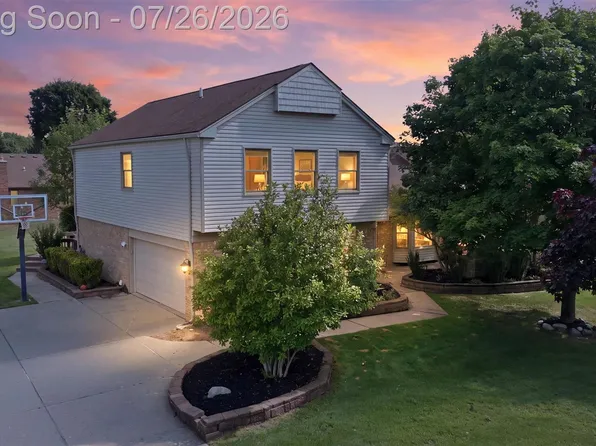 34678 Pembroke Ave, Livonia, MI 48152