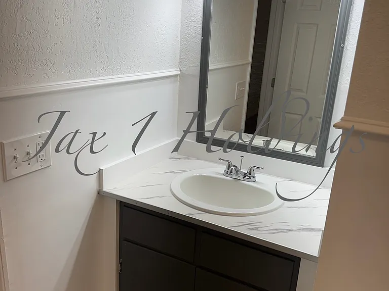 5674 Akra Ave #5674 — Photo 7