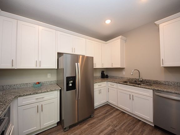 3rd image of 2912 30th Ave S #2