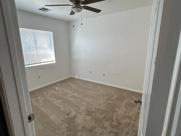 1559 Courtney Place — Photo 22