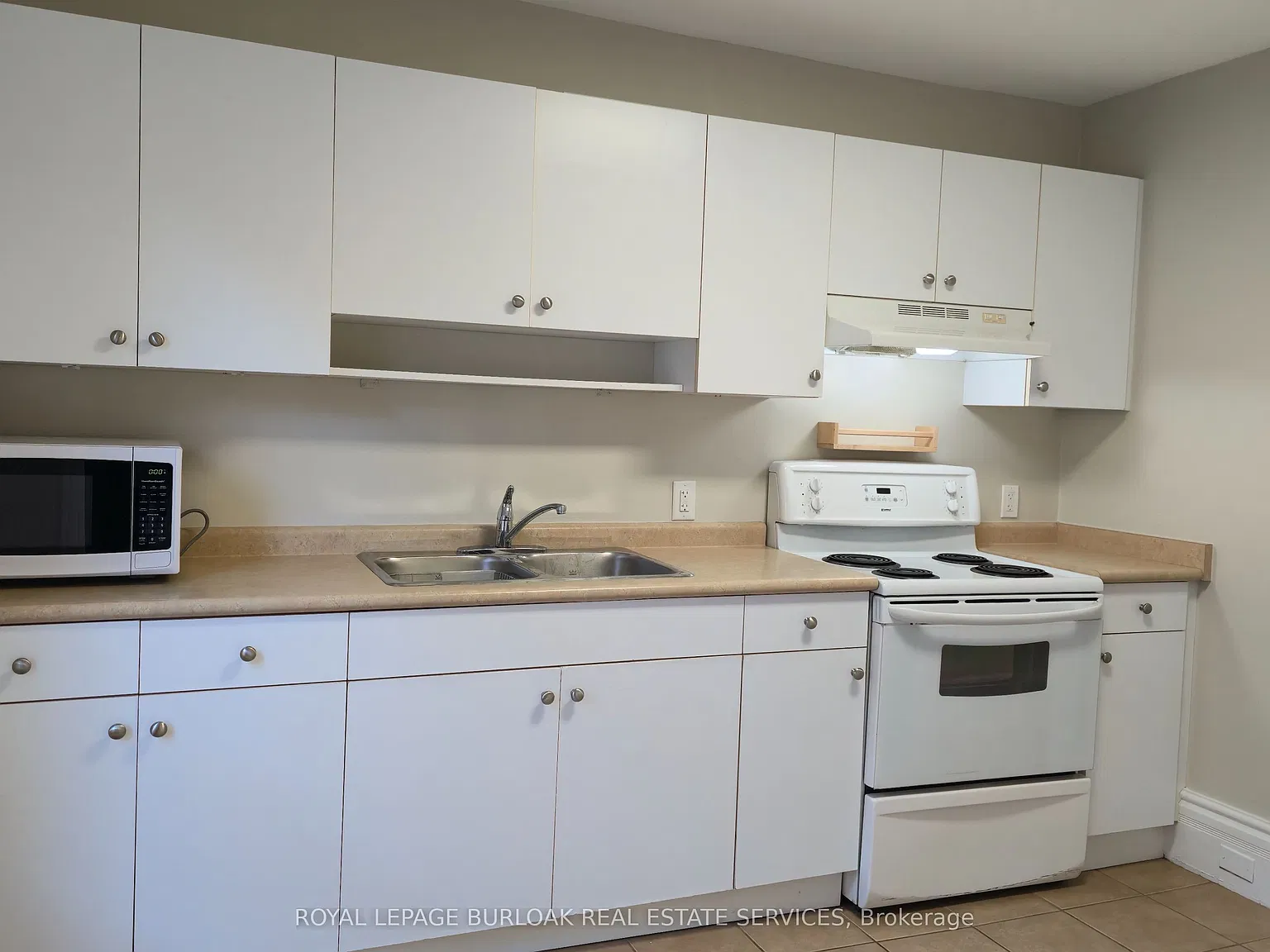 2 bed, $1,800 — Photo 2